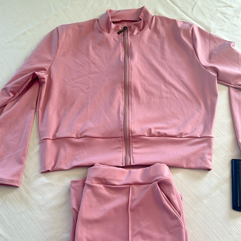 Casual wear jogging set. Super cute